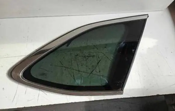 Subaru Outback (BS) Rear windscreen/windshield window 20451126BF