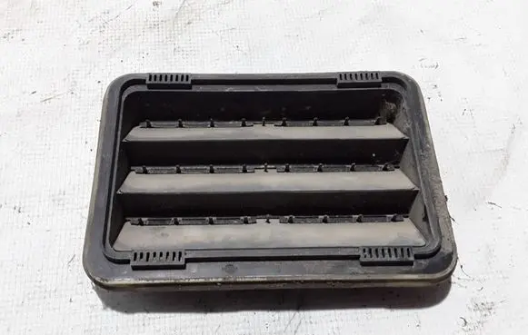 Nissan Pathfinder R51 Fender grill 76804EA500