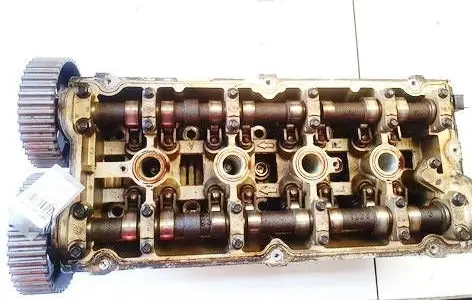 Chrysler PT Cruiser Engine head 