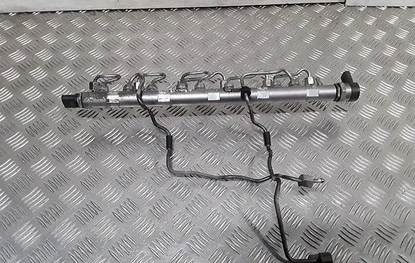 BMW 5 F10 F11 Fuel main line pipe 0445216031 780012401