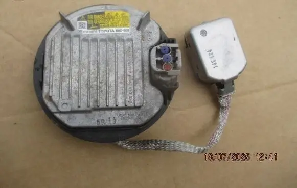 Toyota RAV 4 (XA40) Headlight ballast module Xenon 8596745010