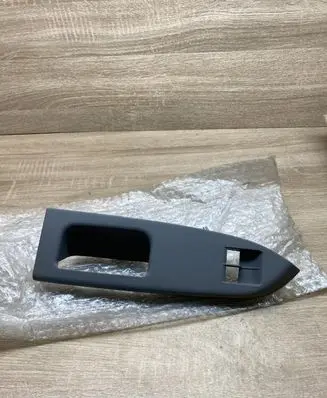 Volkswagen Touran I Front door window switch trim 1T1867371E