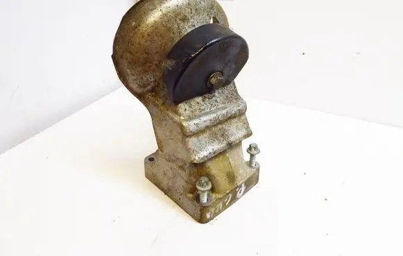 Mercedes-Benz C W203 Engine mount vacuum valve 