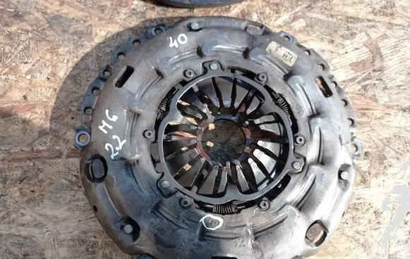 Mazda 6 Clutch set kit LUK R2A116610B 090810020582