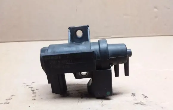 Toyota Avensis T270 Turbo solenoid valve 258190R011