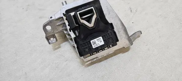 BMW 2 F44 Engine mount bracket 8835564