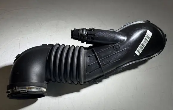 BMW 1 E81 E87 Air intake hose/pipe 7804846
