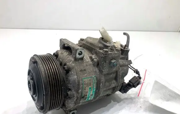Volkswagen Touran I Air conditioning (A/C) compressor (pump) 1K0820803