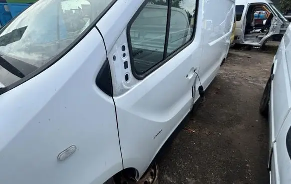 Opel Vivaro Front door 93455815 95531022