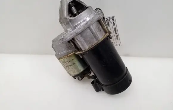 Opel Astra H Starter motor 402720662