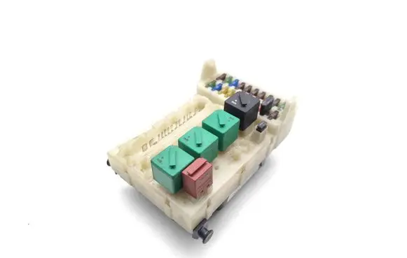 Ford Mondeo Mk III Fuse module 93BG-14K150-AD