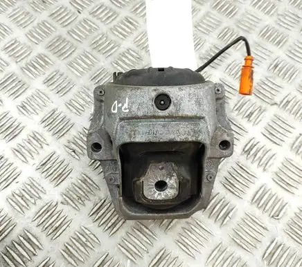 Porsche Macan (95B) Engine mount bracket 8R0199381