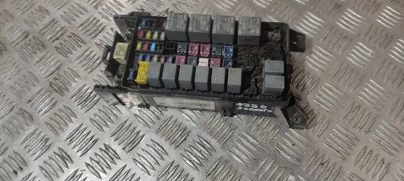 KIA Sorento Fuse box set 911603E070 10041122074 BE0700111260757