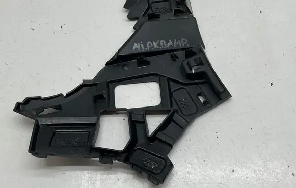 Front bumper mounting bracket