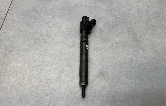 Jaguar XF X250 Fuel injector 9X2Q9K546DB