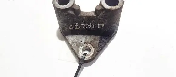 Mazda 6 Engine mounting bracket