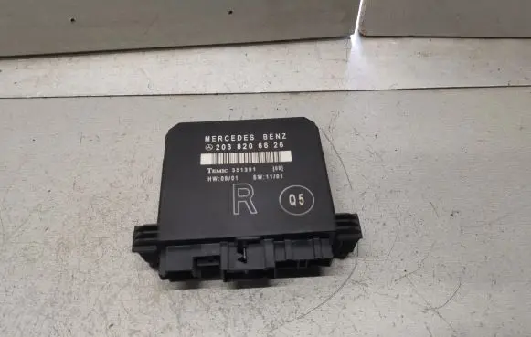 Mercedes-Benz C W203 Door control unit/module 2038206626