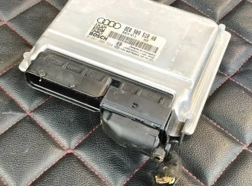 Audi A4 S4 B7 8E 8H Engine control unit/module 8E0909518AQ 0261208524 1039S20503