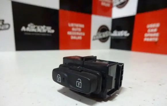 Volvo S60 Central locking switch button 31318990