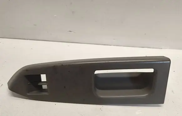 Volkswagen Touran I Front door window switch trim 1T1867371G