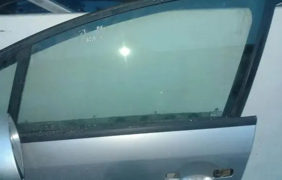 Citroen C4 I Front door window glass four-door