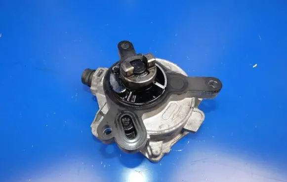 Volvo XC40 Vacuum pump 31316688