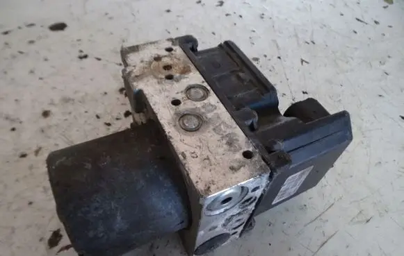 Toyota Avensis T250 ABS Pump 8954105070