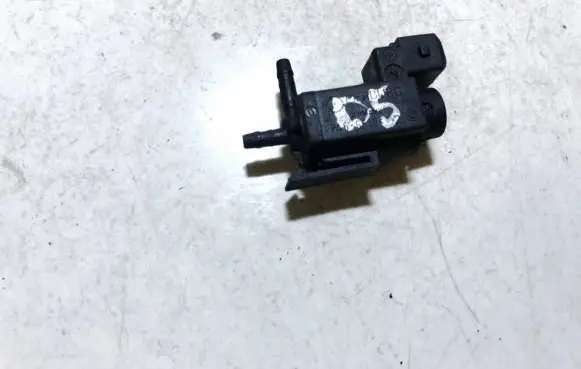 Volvo V70 Turbo solenoid valve 30611668 72224010