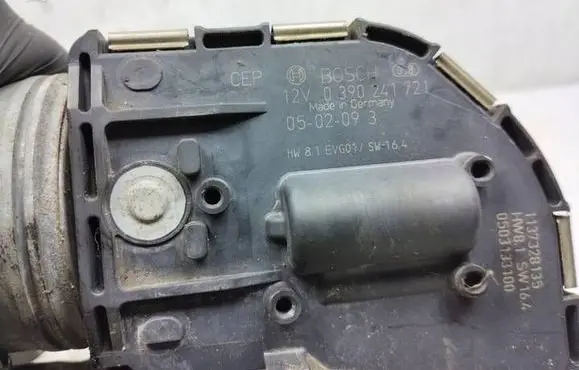 Peugeot 407 Wiper motor 0390241721