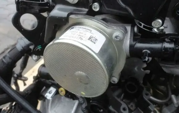 Mercedes-Benz Citan W415 Vacuum pump 146505272R