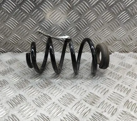 BMW 2 F44 Rear coil spring 6866770