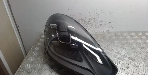 Porsche Cayenne (9Y0 9Y3) Headlight/headlamp 19322202