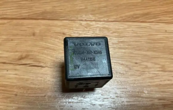 Volvo V70 Other relay 9441158 V23134J52X346
