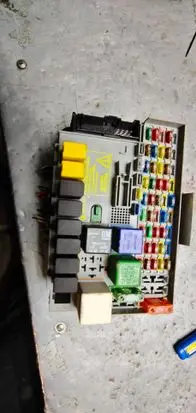 Opel Zafira A Fuse box set 24431677