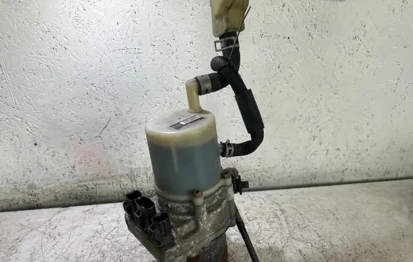 Mazda 3 I Power steering pump 044270111