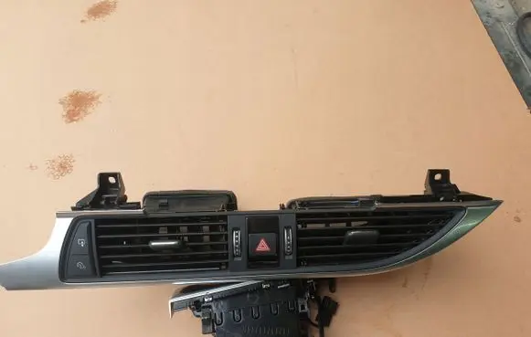 Audi A6 S6 C7 4G Dash center air vent grill 4G1820951