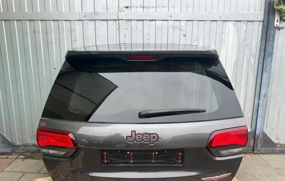 Jeep Grand Cherokee Tailgate/trunk/boot lid KOMPLETNA