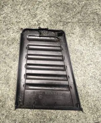 Renault Master II Fuse box cover 7700309133