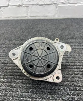 Alfa Romeo Stelvio Engine mount bracket 00505357900