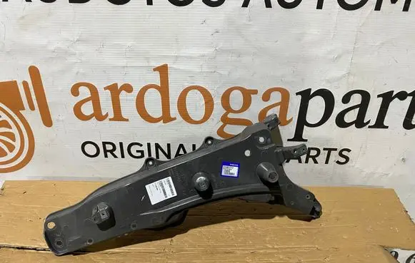 Volvo XC90 Fender mounting bracket 31391777