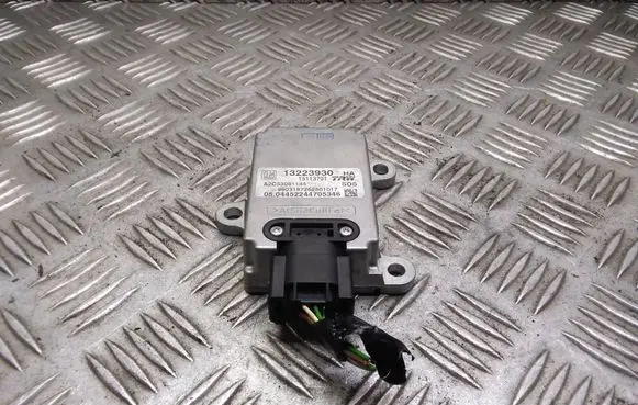 Opel Vectra C ESP acceleration yaw rate sensor 13223930 15113701 A2C53081144