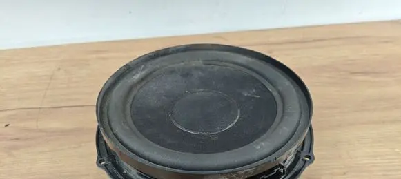 Volkswagen Touareg I Rear door speaker 7E0035411A
