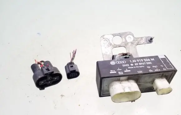 Seat Ibiza IV (6J,6P) Coolant fan relay 1J0919506M 898967000