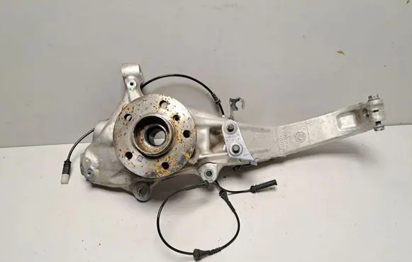 BMW X7 G07 Front wheel hub 6876655 6899301