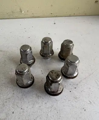 Toyota Land Cruiser (J120) Nuts/bolts 