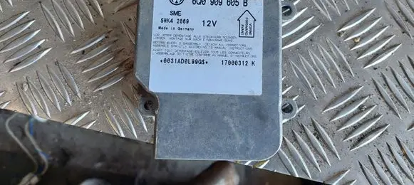 Volkswagen PASSAT B5 Airbag control unit/module 6Q0909605B