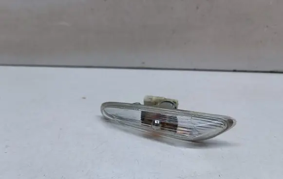BMW 3 E92 E93 Front fender indicator light