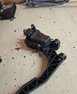 Audi A6 S6 C6 4F Accelerator throttle pedal 4F1723523B