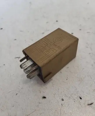 BMW 5 E60 E61 Other relay 8364501