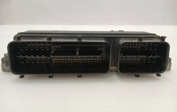 Toyota Avensis T270 Engine control unit/module 89661-05D22